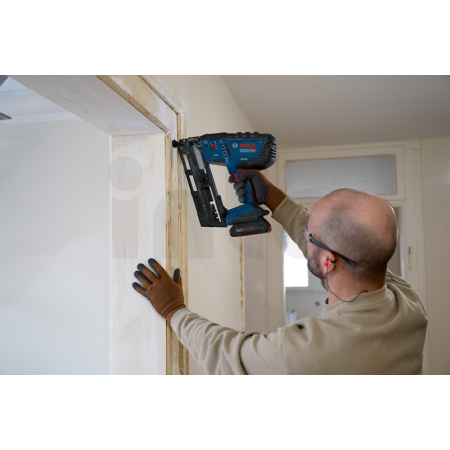 BOSCH Akumulátorová hřebíkovačka do dřeva GNH 18V-64-2 M 0601482001