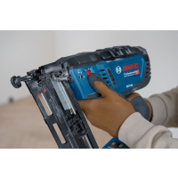 BOSCH Akumulátorová hřebíkovačka do dřeva GNH 18V-64-2 M 0601482001