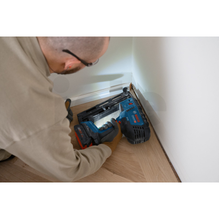 BOSCH Akumulátorová hřebíkovačka do dřeva GNH 18V-64-2 M 0601482001