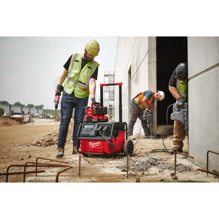 MILWAUKEE Napájecí zdroj ROLL-ON 7200/ 3600 W 2,5 kWh 4933492133