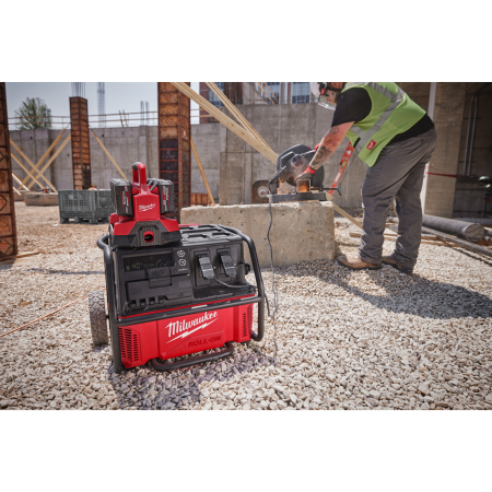 MILWAUKEE Napájecí zdroj ROLL-ON 7200/ 3600 W 2,5 kWh 4933492133