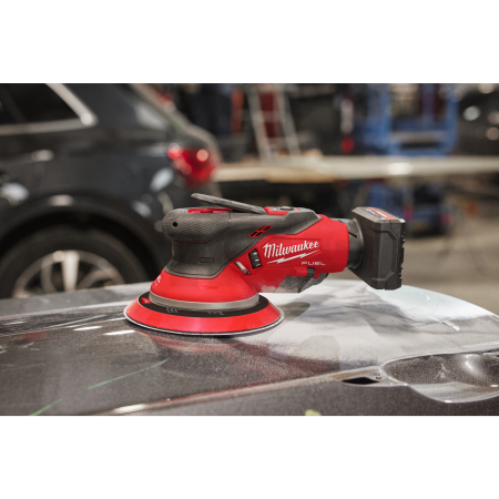 MILWAUKEE M12 FROS2.5-502X FUEL 150 mm excentrická bruska s oběžným kolem 2,5 mm 4933493648