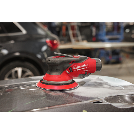 MILWAUKEE M12 FROS2.5-502X FUEL 150 mm excentrická bruska s oběžným kolem 2,5 mm 4933493648