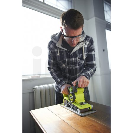 RYOBI EBS800 800W Pásová bruska 76mm 5133001148