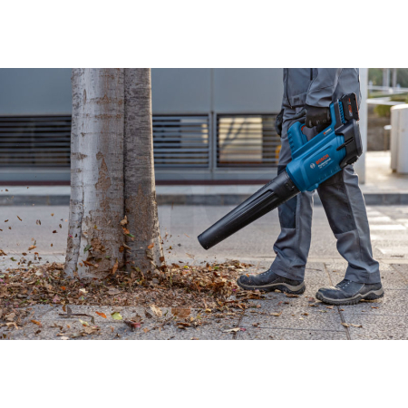 BOSCH Akumulátorový fukar na listí GBL 18V-750 06008D2000