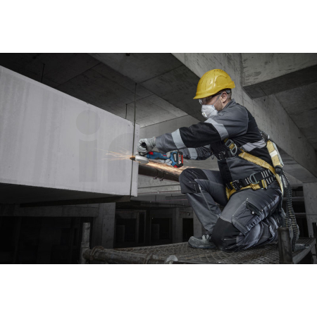 BOSCH Akumulátorová úhlová bruska GWS 18V-8, 125 mm, 2x GBA 4.0Ah, L-BOXX 06019N9002