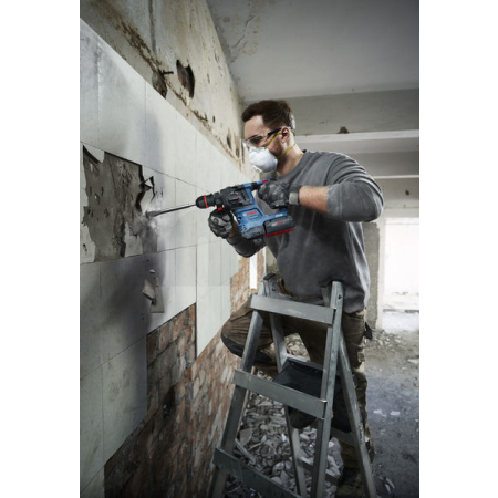 BOSCH Akumulátorové vrtací kladivo s ONECHUCK GBH 18V-22 X 0611924102