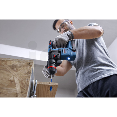 BOSCH Akumulátorové vrtací kladivo s ONECHUCK GBH 18V-18 X 0611927101
