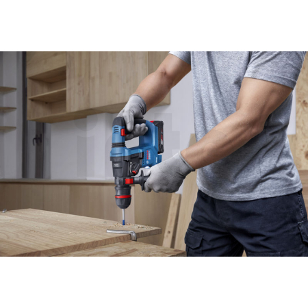 BOSCH Akumulátorové vrtací kladivo s ONECHUCK GBH 18V-18 X 0611927101