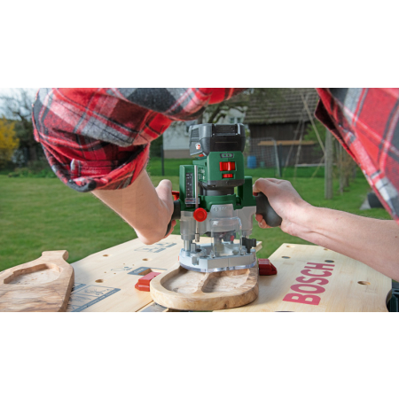 BOSCH Akumulátorová horní frézka Kombinovaná frézovací sada 06039D5002