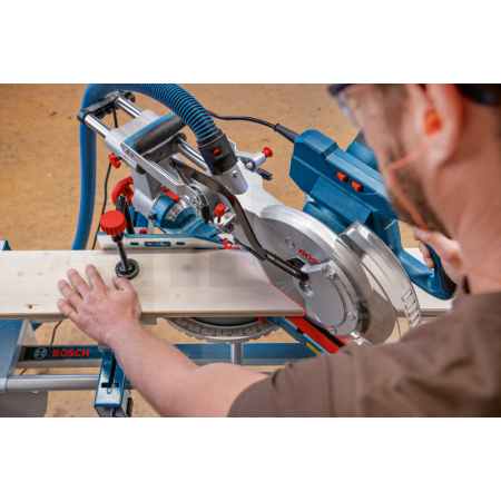 BOSCH Kapovací a pokosová pila GCM 305-254 D 0601B49100