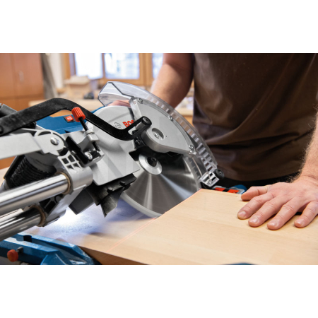BOSCH Kapovací a pokosová pila GCM 305-254 D 0601B49100