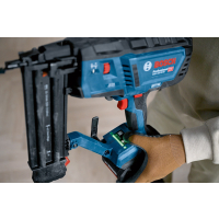 BOSCH Akumulátorová hřebíkovačka do dřeva GNH 18V-50 M 0601482400