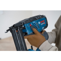 BOSCH Akumulátorová hřebíkovačka do dřeva GNH 18V-50 M 0601482400