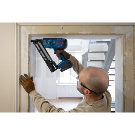 BOSCH Akumulátorová hřebíkovačka do dřeva GNH 18V-64 MD 0601482201