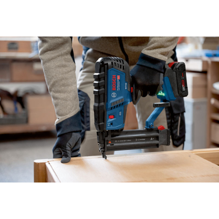 BOSCH Akumulátorová hřebíkovačka do dřeva GNH 18V-50 M 0601482400