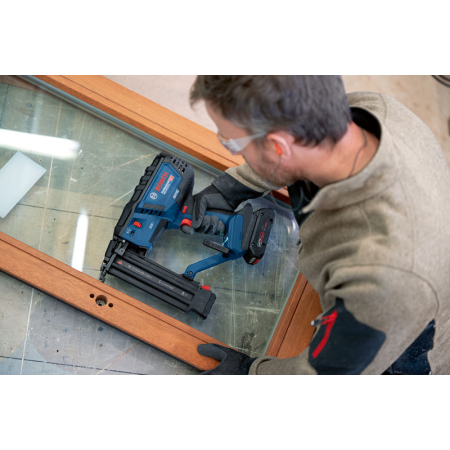 BOSCH Akumulátorová hřebíkovačka do dřeva GNH 18V-50 M 0601482400