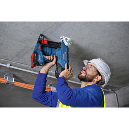 BOSCH Akumulátorová hřebíkovačka do betonu GNB 18V-40, 2x 4,0Ah, 06019L7005