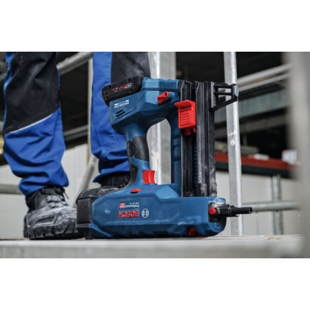 BOSCH Akumulátorová hřebíkovačka do betonu GNB 18V-40, 2x 4,0Ah, 06019L7005