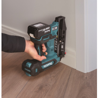 Makita - Aku hřebíkovačka Li-ion LXT 18V, bez aku   Z DBN601ZJ