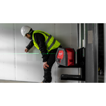 MILWAUKEE Zelený křížový laser na alkalické baterie 4933478753