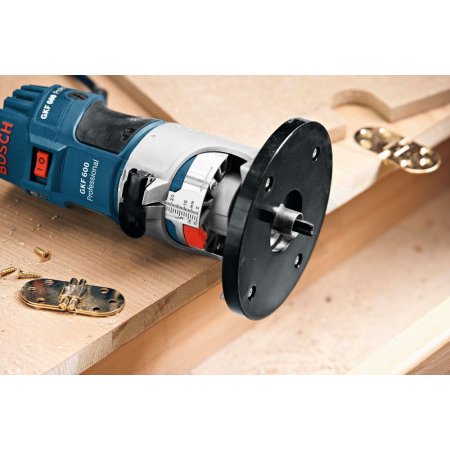 BOSCH Ohraňovací frézka GKF 600 060160A100