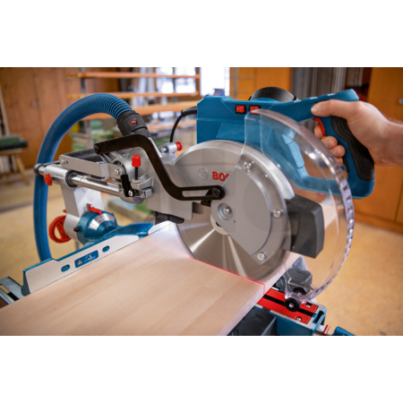 BOSCH Kapovací a pokosová pila GCM 305-254 D 0601B49100
