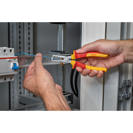 BOSCH Kleště Univerzální odizolovací kleště VDE 160 mm 1600A02NE7