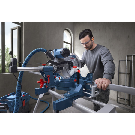 BOSCH Kapovací a pokosová pila GCM 340-305 D 0601B60000