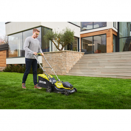 RYOBI RY18LMX37A 18V Bezuhlíková akumulátorová sekačka na trávu, šířka záběru 37cm 5133004597