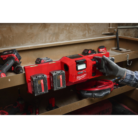 MILWAUKEE M12™ - M18™ nabíjecí stanice 4933493863