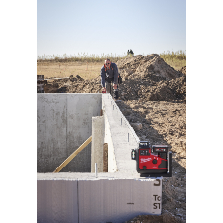 MILWAUKEE M12™ zelený laser s automatickým zarovnáním 360° ve 3 rovinách 4933499002