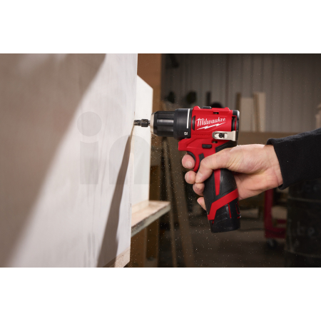 MILWAUKEE M12 BLDDRC-402C FUEL Aku vrtací šroubovák, aku vrtačka, 2x aku M12 B4 + M12 C12 C + Kufr, 4933499688