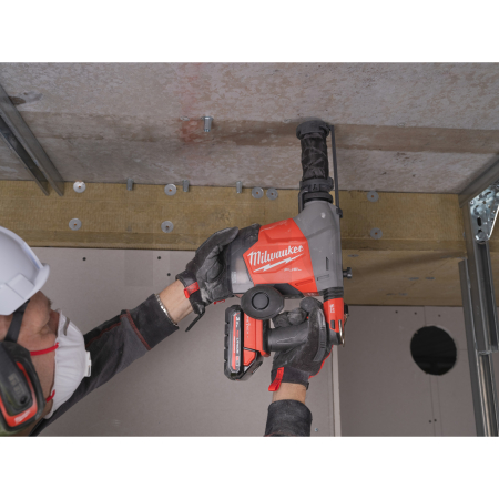MILWAUKEE M18 FUEL™ vysoce výkonné 4režimové kladivo SDS-Plus 16 mm se speciálním odsáváním prachu 4933498586