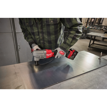MILWAUKEE M18 FUEL™ prostřihovač plechu 3,5 mm 4933498982