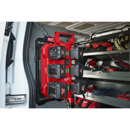 MILWAUKEE M18 MPC6 Mobilní rychlonabíječka PACKOUT se šesti sloty 4932498551