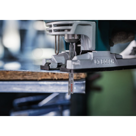 BOSCH Pilový plátek PRO Metal thin T121GFC pro přímočaré pily, 92 mm, 5 ks 2608655104