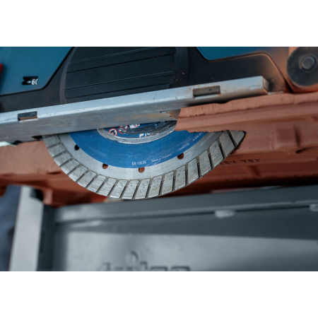BOSCH Diamantový řezací kotouč EXPERT MultiMaterial 230 × 22,23 × 2,4 × 15 mm 2608901598