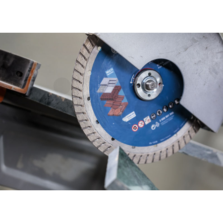 BOSCH Diamantový řezací kotouč EXPERT MultiMaterial 230 × 22,23 × 2,4 × 15 mm 2608901598