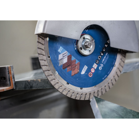 BOSCH Diamantový řezací kotouč EXPERT MultiMaterial 230 × 22,23 × 2,4 × 15 mm 2608901598
