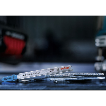 BOSCH Pilový plátek PRO Metal medium T121AFC pro přímočaré pily, 92 mm, 25 ks 2608655107