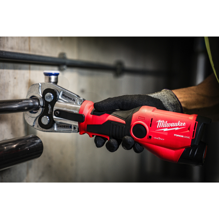 MILWAUKEE M12™ FORCE LOGIC™ subkompaktní hydraulický lis s ONE-KEY™ 4933481032