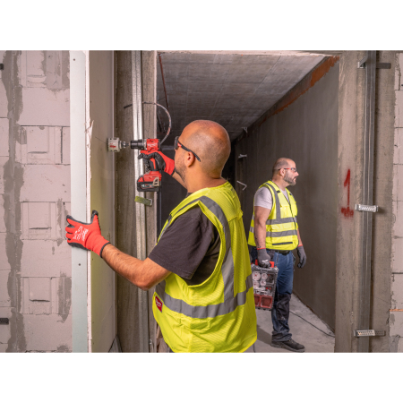 MILWAUKEE M18 BLPDRC-402C kompaktní bezuhlíková příklepová vrtačka 4933492824