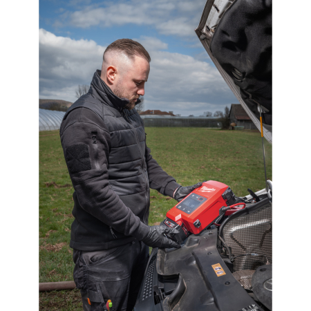 MILWAUKEE M18™ startovací zdroj 4933498026