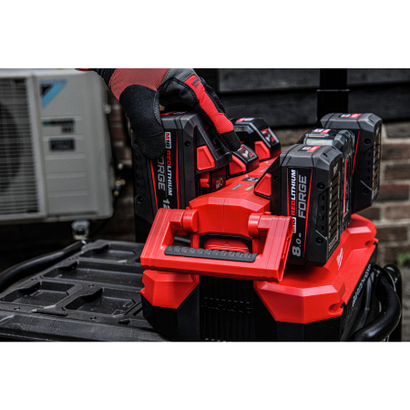 MILWAUKEE M18 MPC6 Mobilní rychlonabíječka PACKOUT se šesti sloty 4932498551