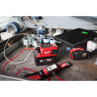 MILWAUKEE M18™ TOP-OFF mini nabíječka 4932499165
