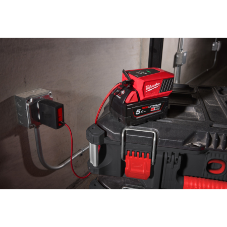 MILWAUKEE M18™ TOP-OFF mini nabíječka 4932499165