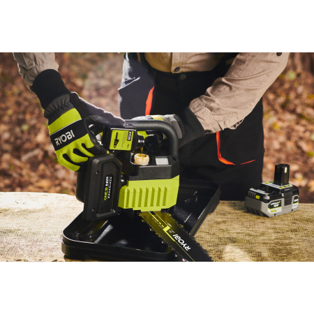 RYOBI RY18CSX30A 18V HP bezuhlíková akumulátorová řetězová pila WHISPER™, délka lišty 30cm (1x 4.0Ah) 5133005975