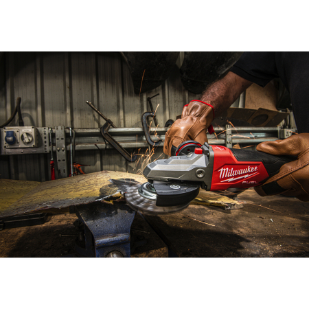 MILWAUKEE Kuželový kartáč M14 115×12 mm, ocelový, splétaný drát 0,5 mm – 1 ks 4932501746