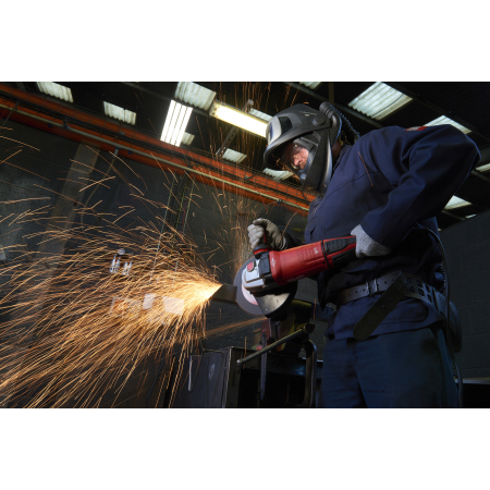 MILWAUKEE 2400W úhlová bruska s brzdou, ochranou proti zpětnému rázu a AVS 4933471463